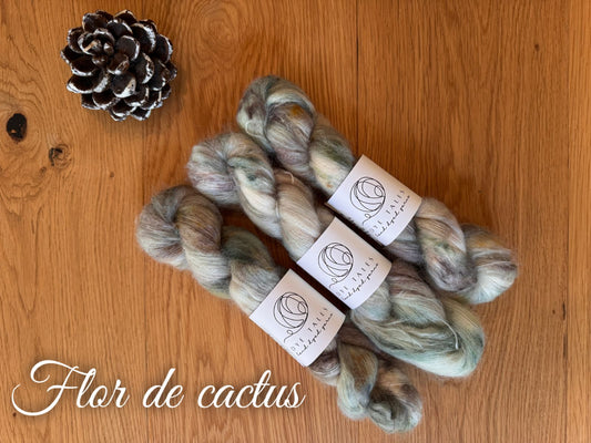 Jazmine – Flor de cactus