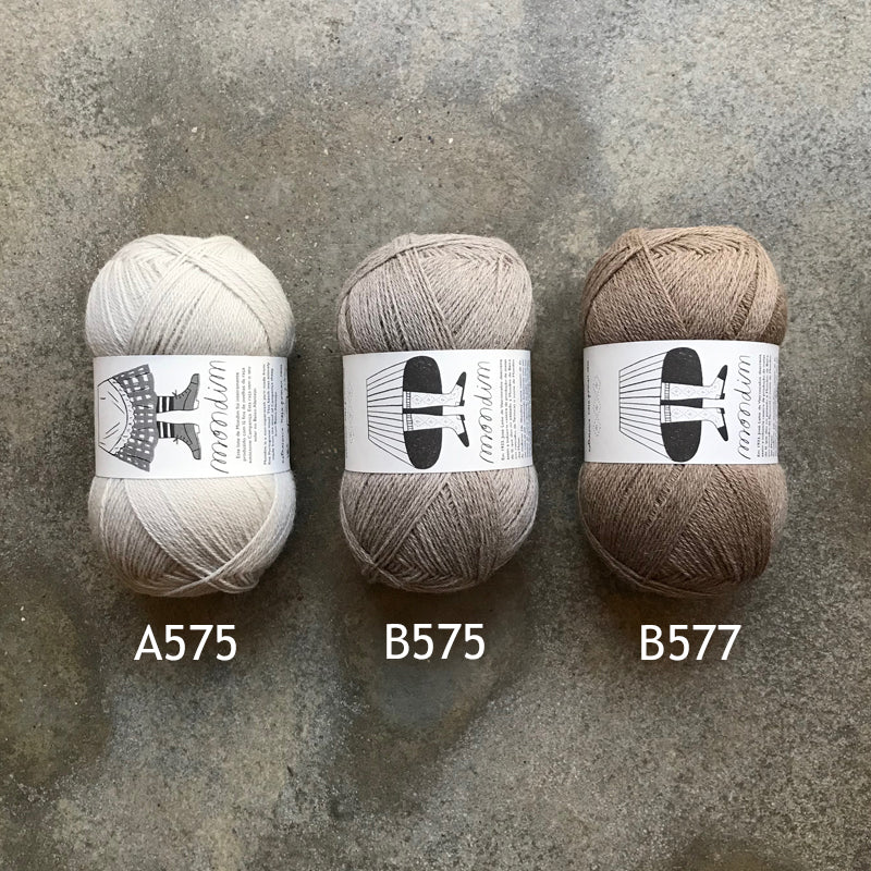 Lana Mondim de Rosa Pomar en colores A575, B575, B577
